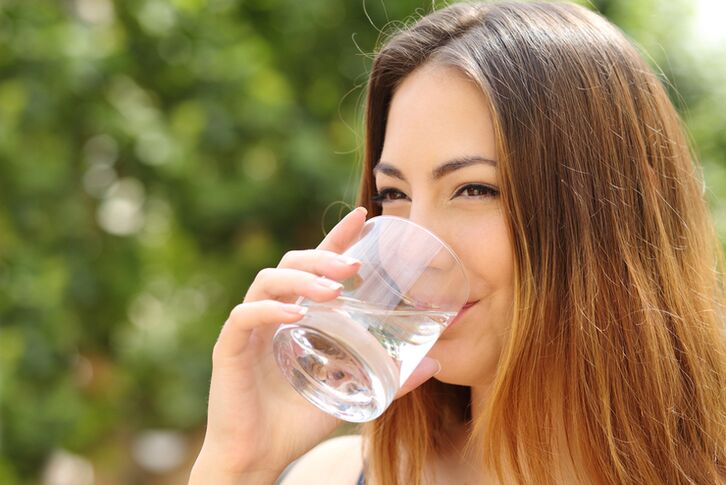 Tout ce que vous devez faire avec un régime paresseux est de boire suffisamment de liquides.