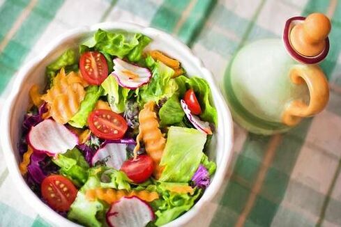 salade de légumes au régime cétogène
